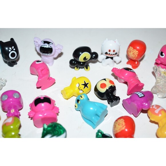 Gogo's Crazy Bones  Lot Assorted figures toys Magic Box - Picture 3 of 11